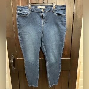 Signature Gold by Levi Strauss Mid-rise Skinny Jean